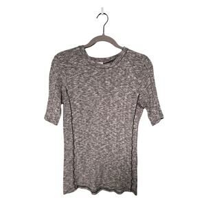 Evereve Women’s Medium Grey Short Sleeve Shirt Exposed Seams Minimalist Layering